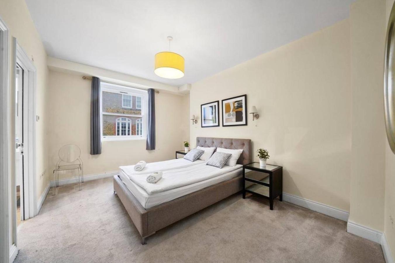 3 Bedroom Duplex Penthouse In Camden *