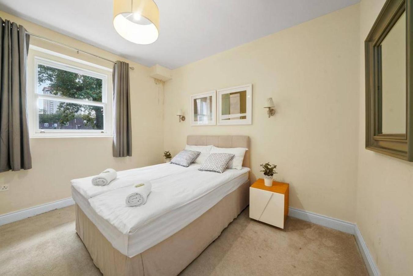 3 Bedroom Duplex Penthouse In Camden * London
