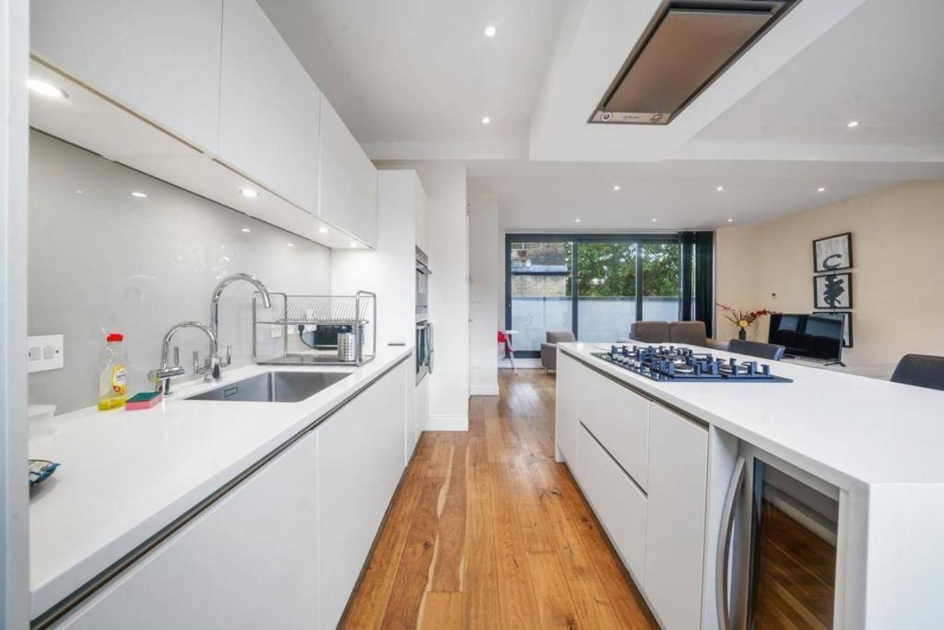 3 Bedroom Duplex Penthouse In Camden Apartment