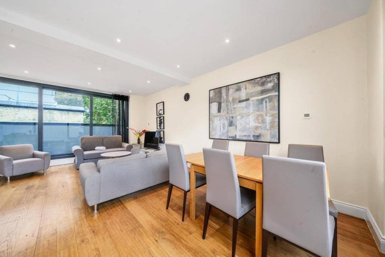 Apartment 3 Bedroom Duplex Penthouse In Camden *