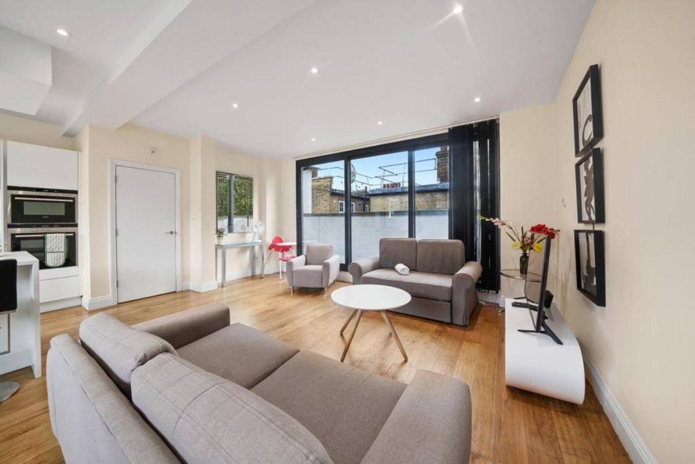 3 Bedroom Duplex Penthouse In Camden